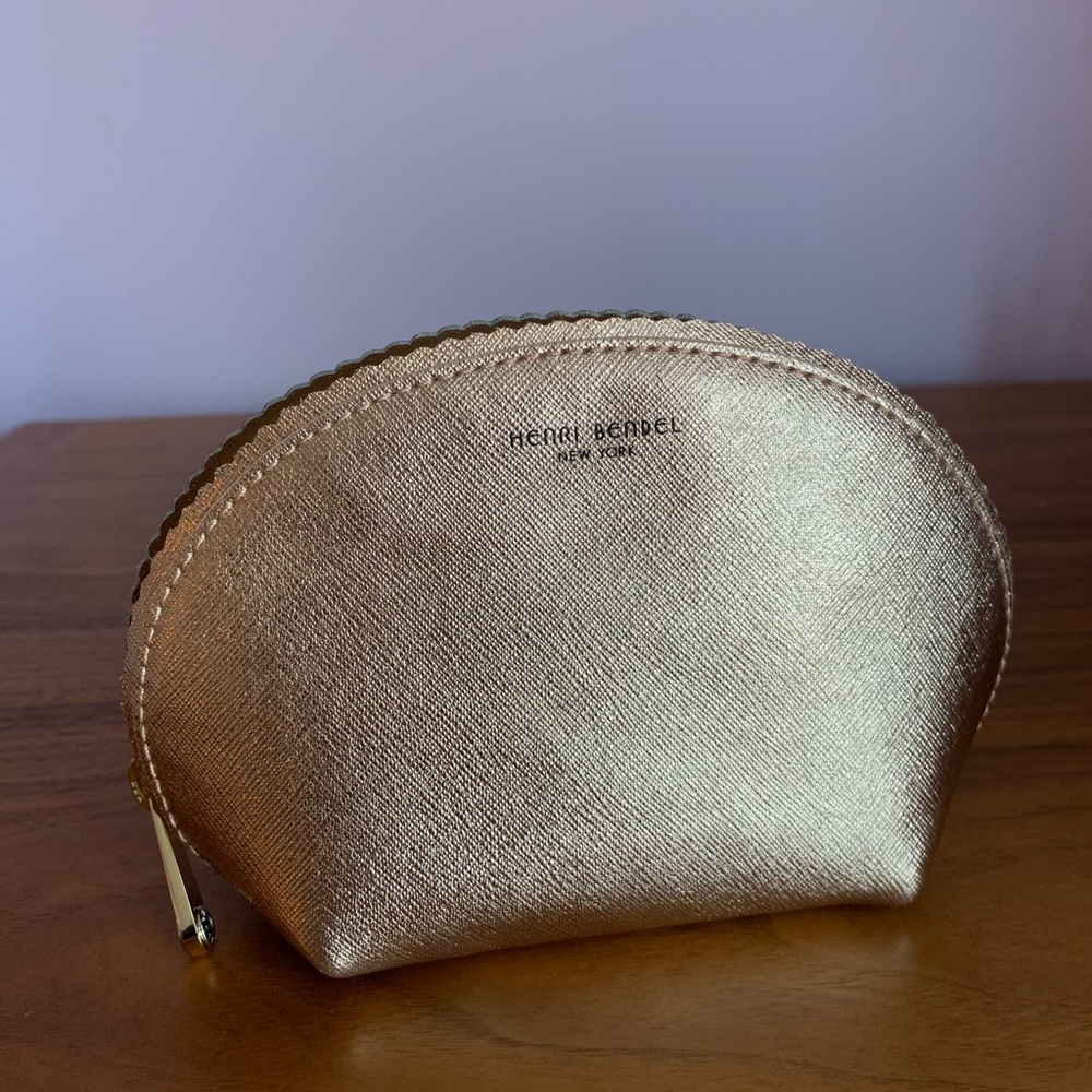 brand new gold henri bendel cosmetics case